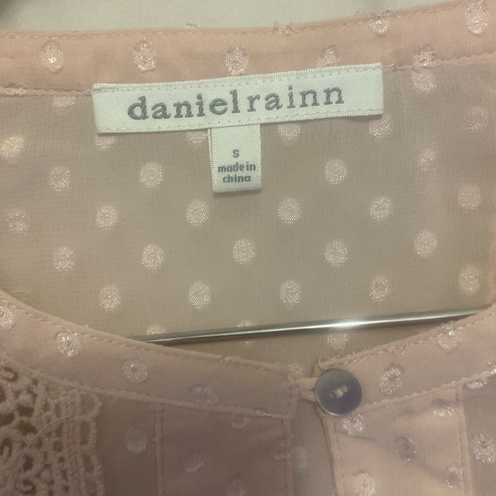 Daniel Rainn Size Small polka dot light pink/cream long sleeve blouse - Picture 3 of 3